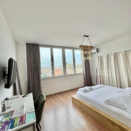 Tirana Green Apartment ティラナ