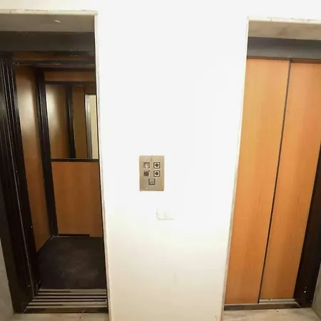 公寓 Tirana Green Apartment *