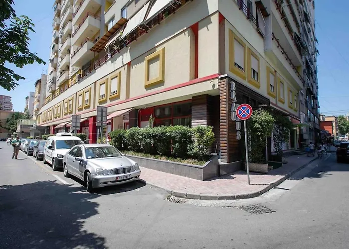 公寓 Tirana Green Apartment 地拉那