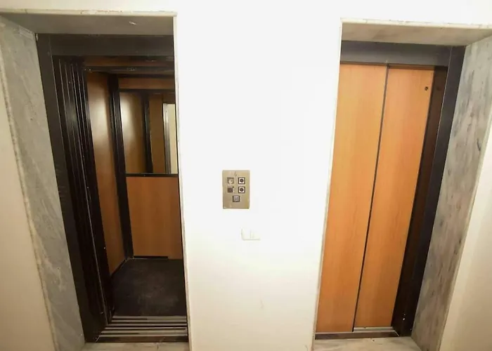 公寓 Tirana Green Apartment *